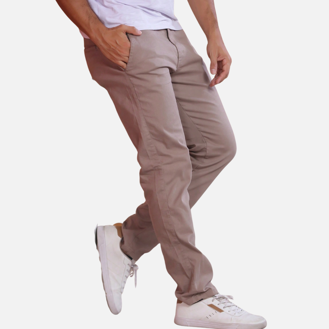 Calça Sarja Masculina Norvitz NV168 com Lycra, modelagem ajustada e bolsos embutidos. Conforto, estilo e versatilidade para todas as ocasiões.