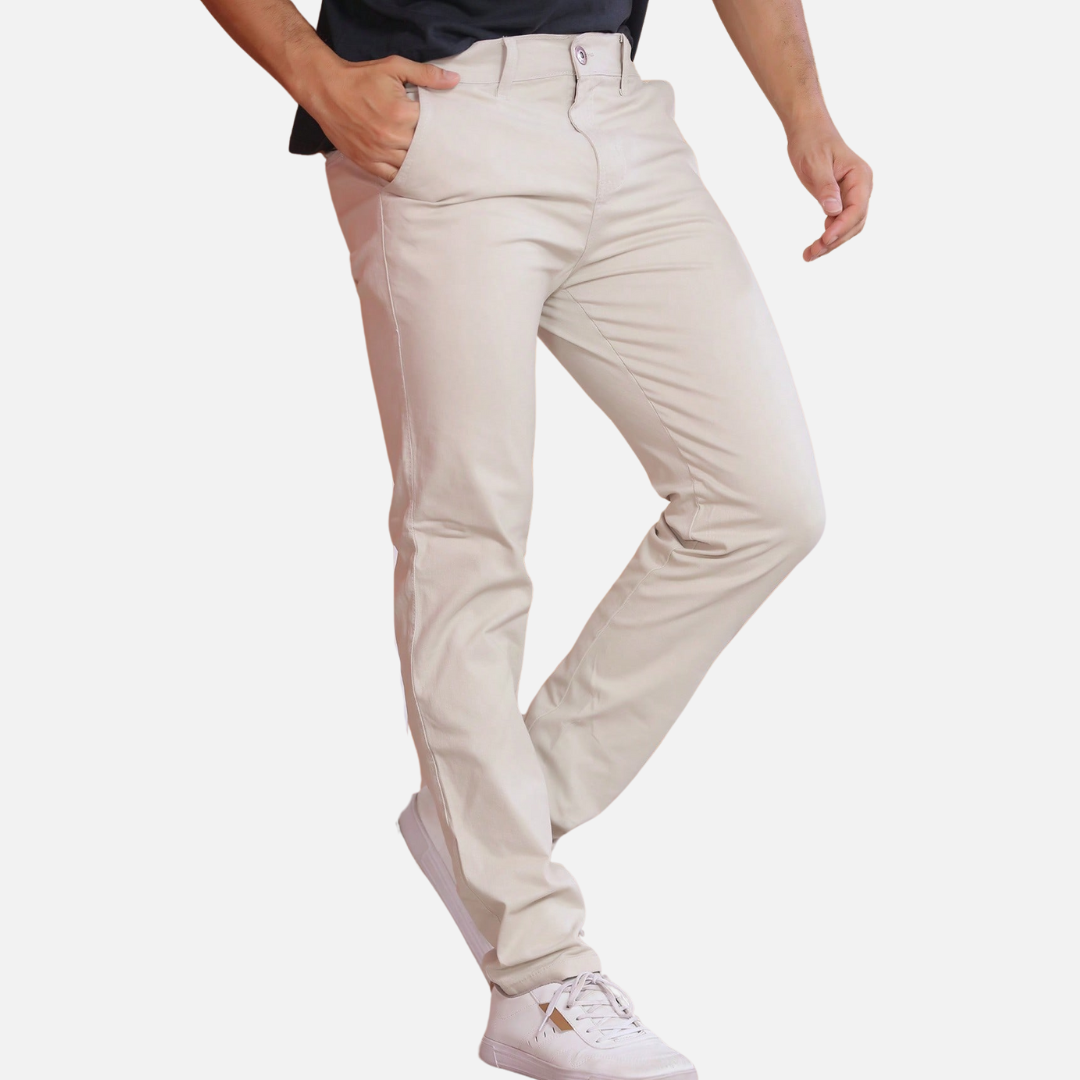 Calça Sarja Masculina Norvitz NV168 com Lycra, modelagem ajustada e bolsos embutidos. Conforto, estilo e versatilidade para todas as ocasiões.