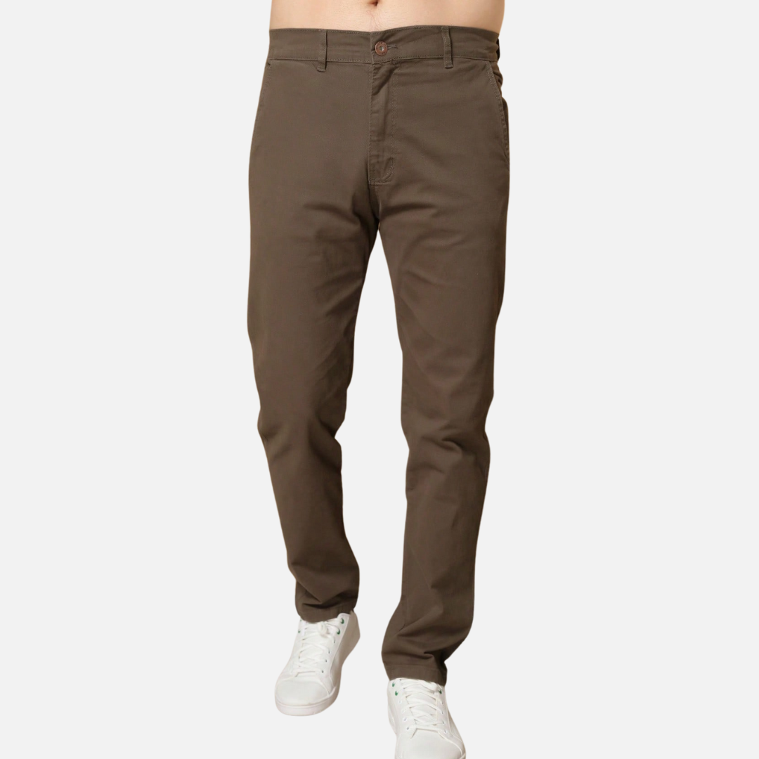 Calça Sarja Masculina Norvitz NV168 com Lycra, modelagem ajustada e bolsos embutidos. Conforto, estilo e versatilidade para todas as ocasiões.