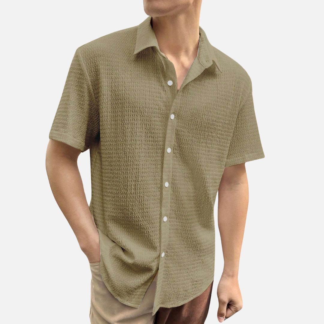 Camisa Social Masculina Norvitz NV136 com ombros caídos, tecido leve e fechamento por botões. Estilo moderno e versátil para o dia a dia.